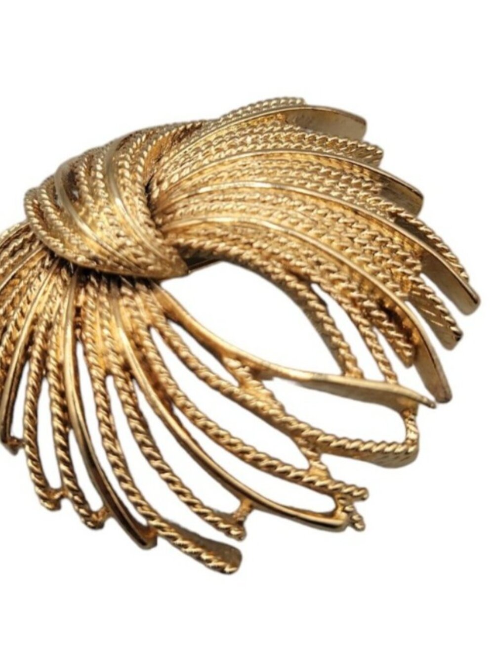 Monet Mirador Brooch Gold Tone Wheat Rope Spray Vintage - Picture 3 of 16